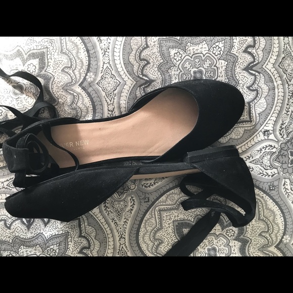 Flat, ballet type shoes. - Picture 2 of 3